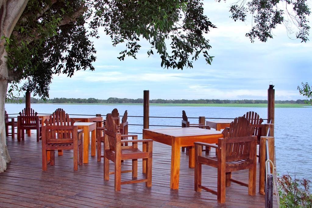Lake Wind Hotel Tissamaharama Luaran gambar