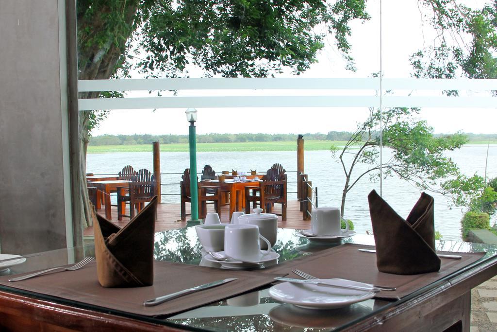 Lake Wind Hotel Tissamaharama Luaran gambar