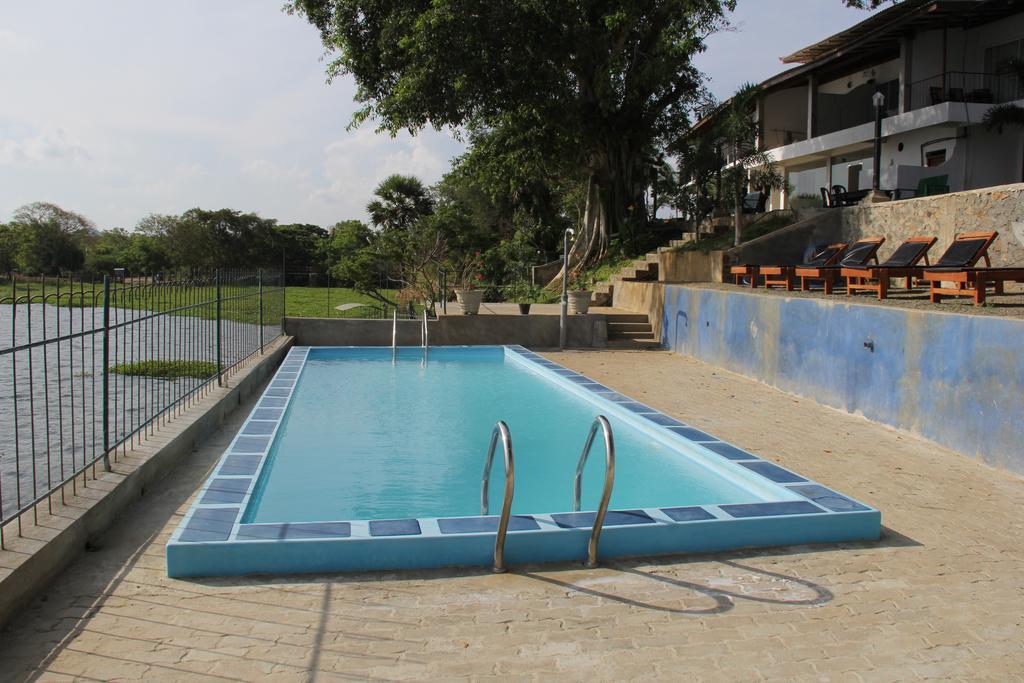 Lake Wind Hotel Tissamaharama Luaran gambar