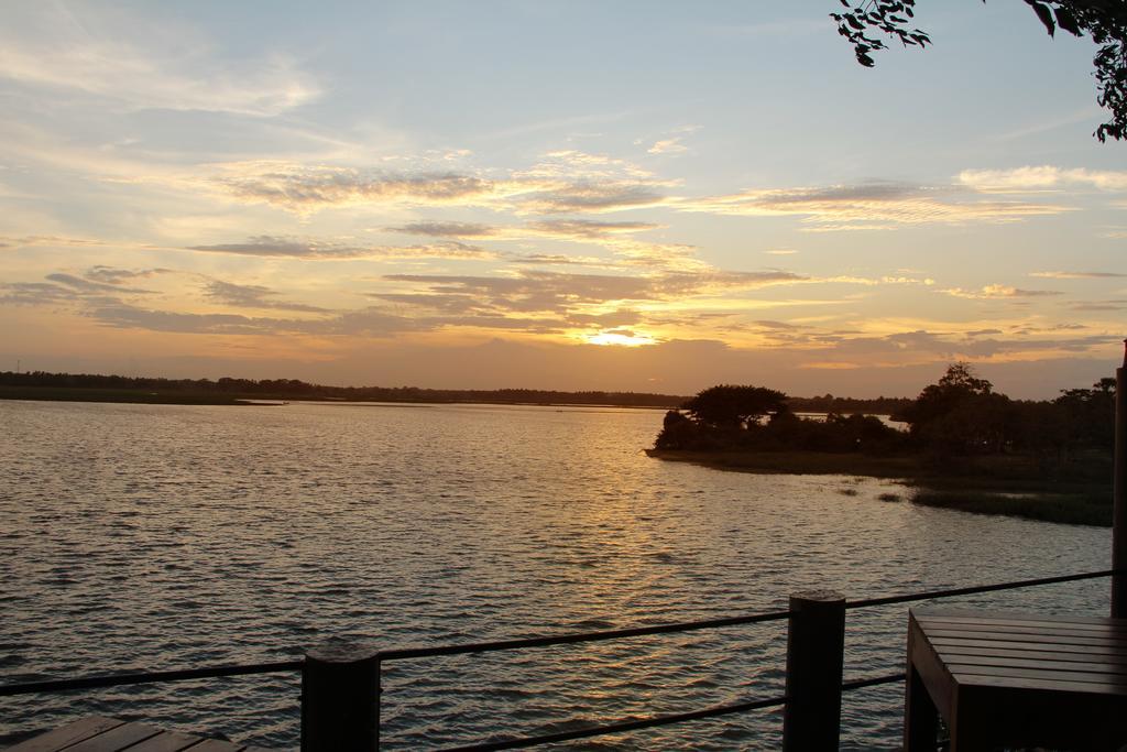 Lake Wind Hotel Tissamaharama Luaran gambar