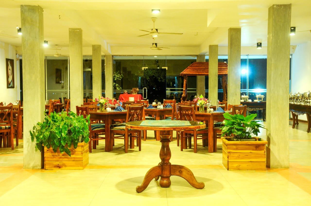Lake Wind Hotel Tissamaharama Luaran gambar