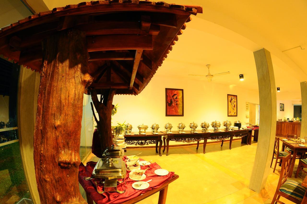Lake Wind Hotel Tissamaharama Luaran gambar