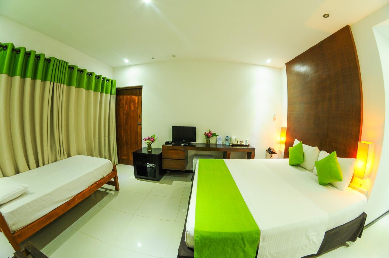 Lake Wind Hotel Tissamaharama Luaran gambar
