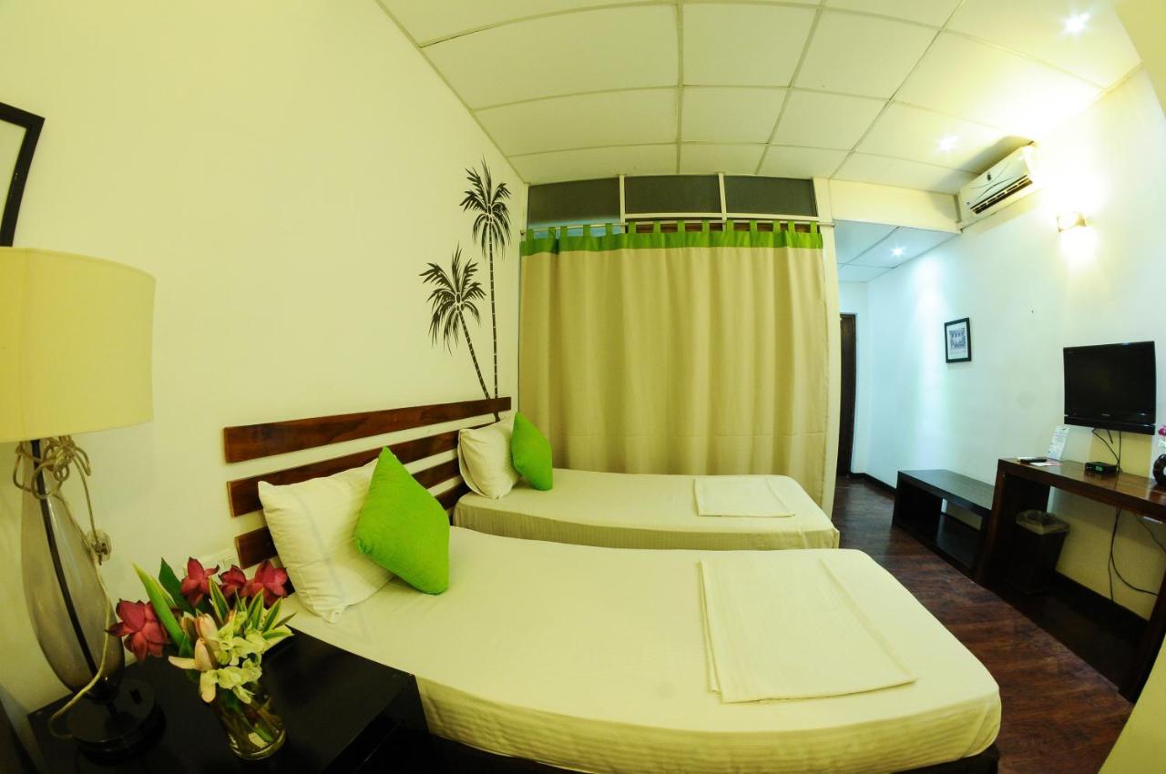 Lake Wind Hotel Tissamaharama Luaran gambar