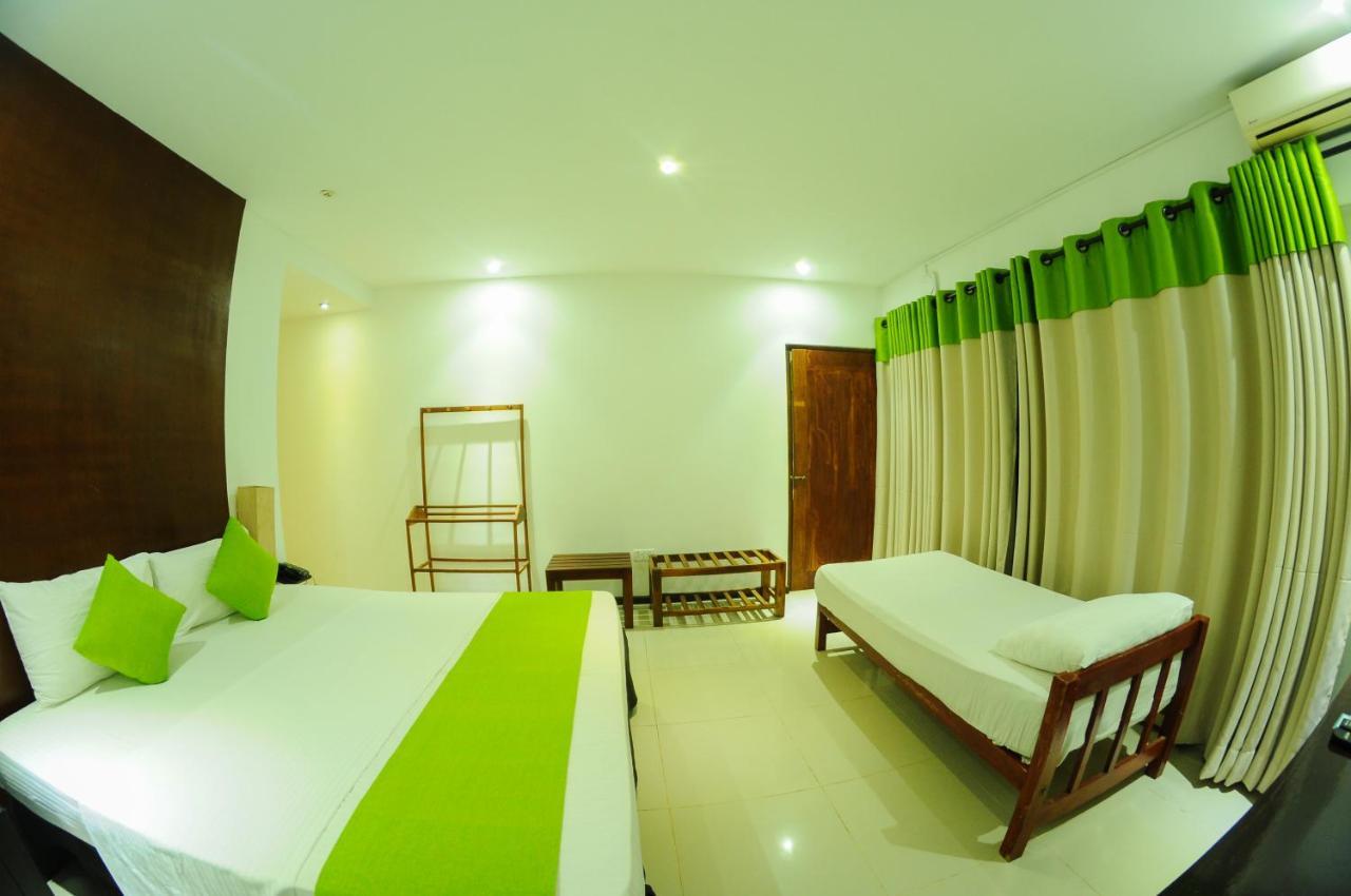 Lake Wind Hotel Tissamaharama Luaran gambar
